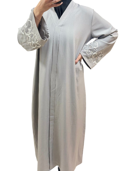 Abaya Élégance Fleurie – Gris Perle 🩶
